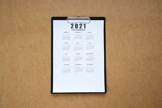 10kg rice bag delivery checklist and calendar on a Korean family kitchen table, realistic photo