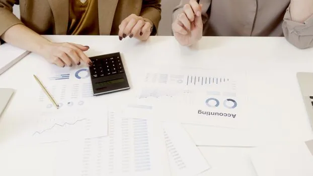Korean daughter preparing dementia center consultation memo with pension notice, bankbook and calculator, bright public welfare office mood | 기초연금 수급 여부와 상담 메모를 준비하는 장면
